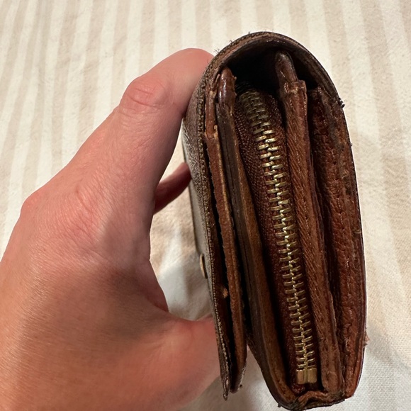 Louis Vuitton wallet - Picture 11 of 16